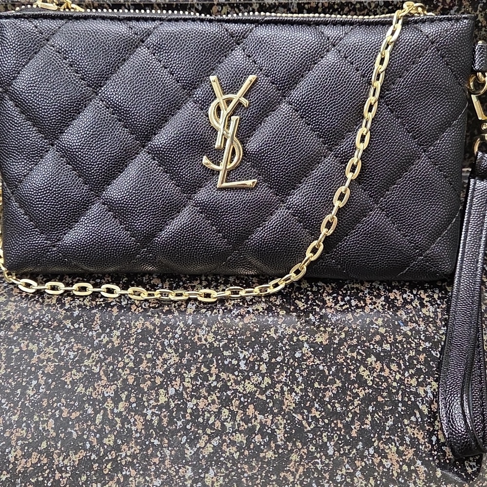 Yves Saint Laurent Black Quilted purse - Picture 3 of 5